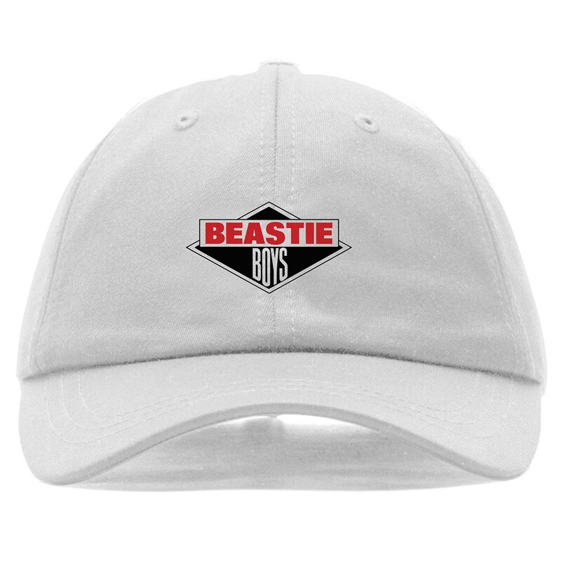 White BB Shield Hat von Beastie Boys - Dad Hat jetzt im uDiscover Store